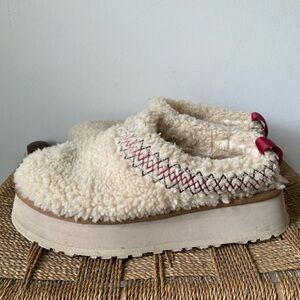 UGG Tazz Slippers Women’s 10 Shearing Braid Platform Mules in White Borg